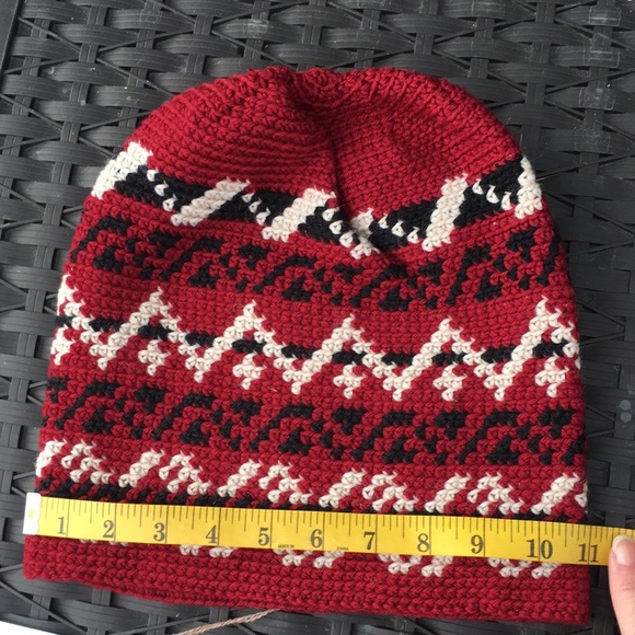 Hand Crocheted Slouchy Hat/Toque - Picture 5 of 6